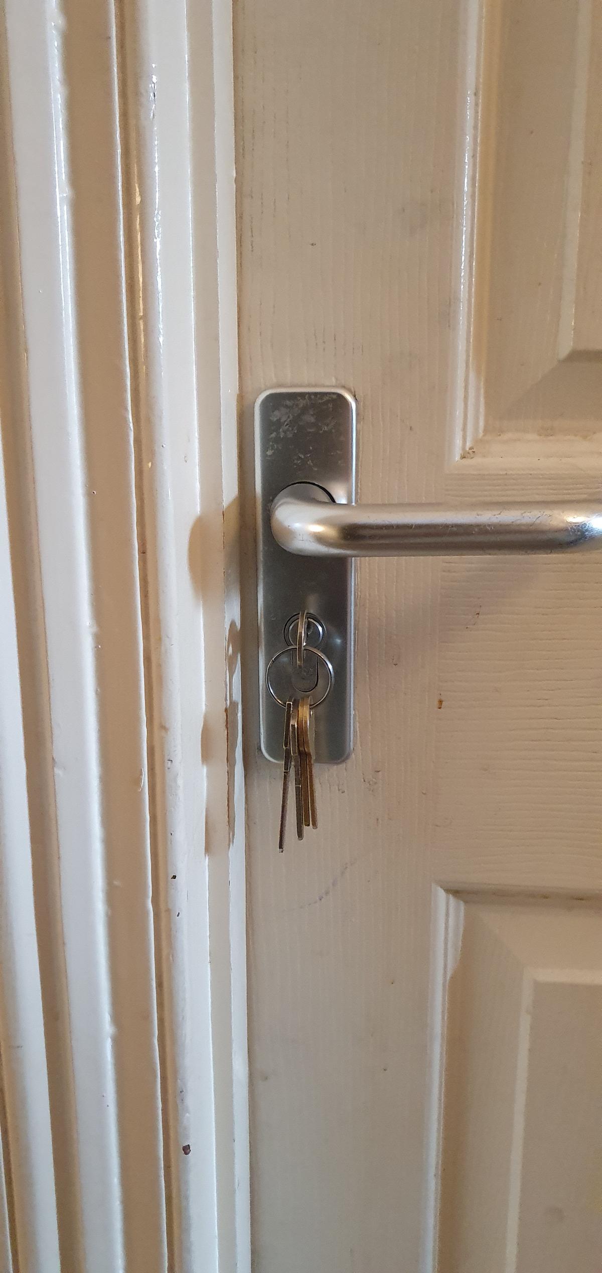 A photo of a completed lock changing job