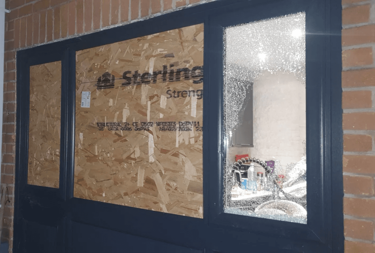 Secure property after police forced entries - Emergency boarding service