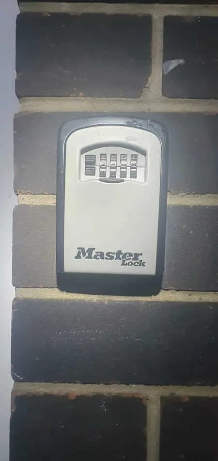Emergency Locksmith Solutions Master lock image